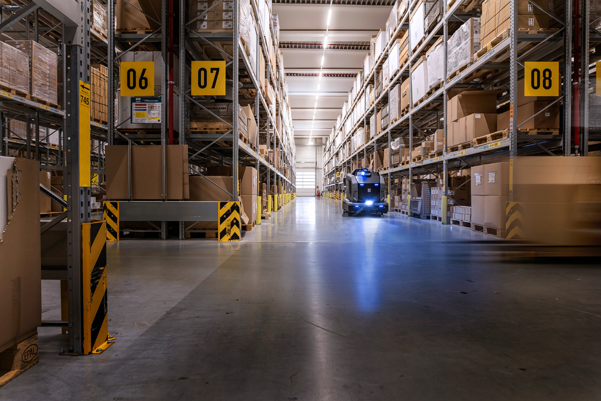 Autonome Scheuersaugmaschine KIRA BR 200