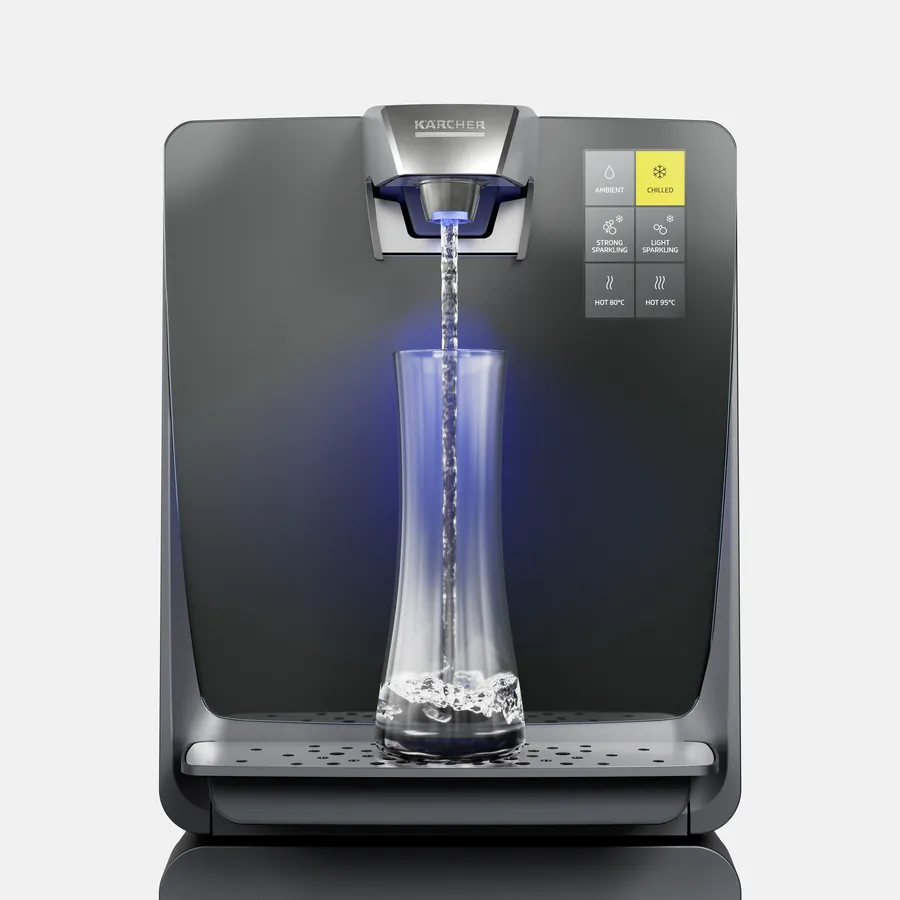 Beleuchtete Wasserausgabe füllt ein Glas am schwarzen Kärcher Wasserspender